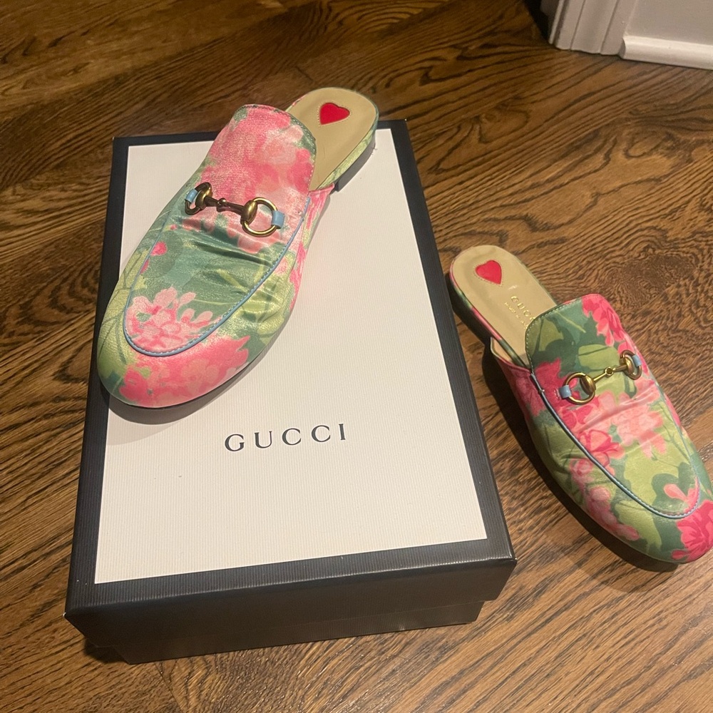 Gucci Women's Floral Pink and Green Loafers 9.5 size